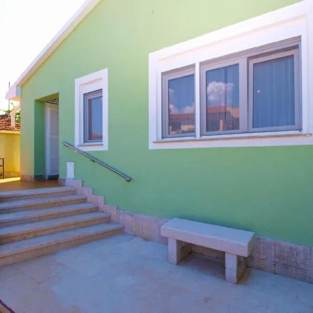 Mit Privatpool Fuer 3 Personen Ca 60 Qm In Banjole, Istrien Istrische Riviera Feriehus Banjole