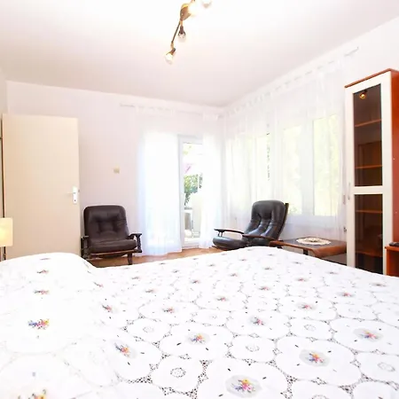 Mit Privatpool Fuer 3 Personen Ca 60 Qm In Banjole, Istrien Istrische Riviera Feriehus