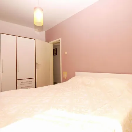 Mit Privatpool Fuer 3 Personen Ca 60 Qm In Banjole, Istrien Istrische Riviera Semesterbostad