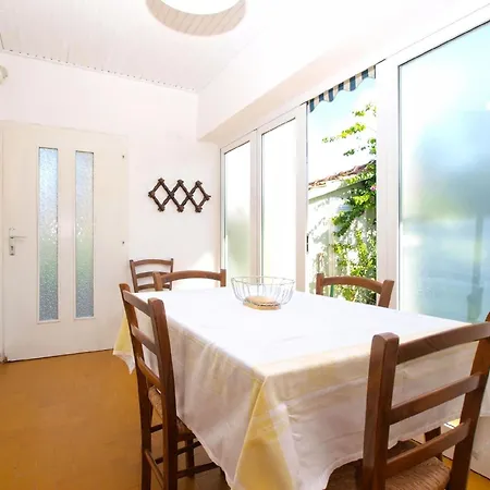 Semesterbostad Mit Privatpool Fuer 3 Personen Ca 60 Qm In Banjole, Istrien Istrische Riviera *