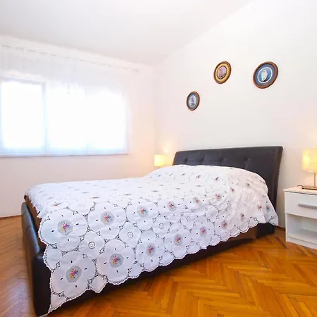 Mit Privatpool Fuer 3 Personen Ca 60 Qm In Banjole, Istrien Istrische Riviera * Banjole