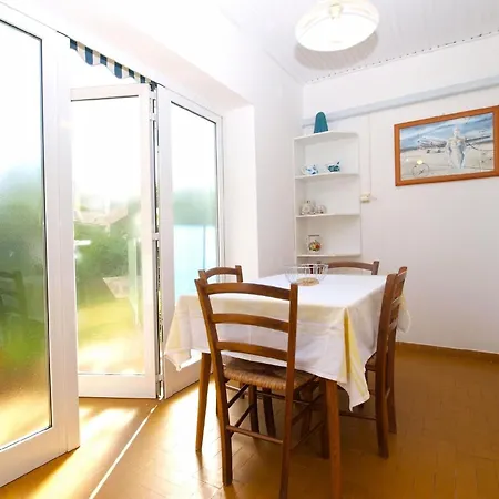 Mit Privatpool Fuer 3 Personen Ca 60 Qm In Banjole, Istrien Istrische Riviera